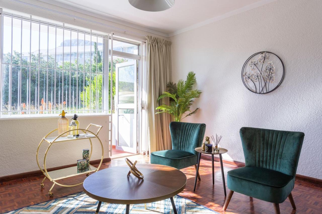 Apartment Woodlands
